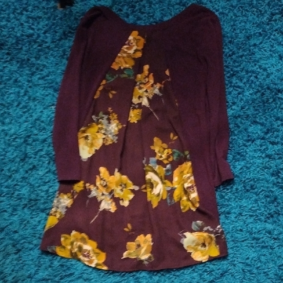 Le Lis Deep Burgundy Top with Rounded Neckline and 3/4 Sleeves - Picture 8 of 8